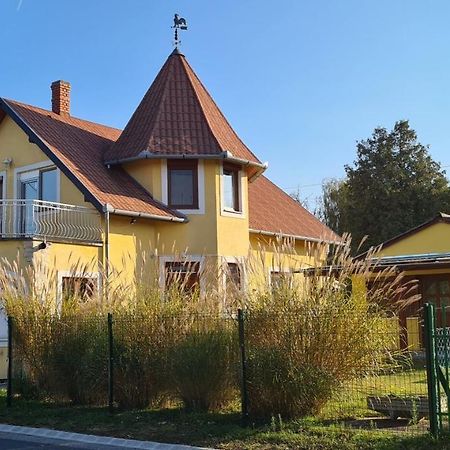 Hajas Familia Kiado Szobak Balatonmáriafürdő 외부 사진