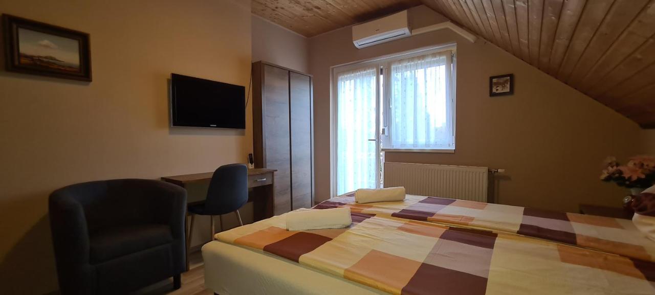Hajas Familia Kiado Szobak Balatonmáriafürdő 외부 사진