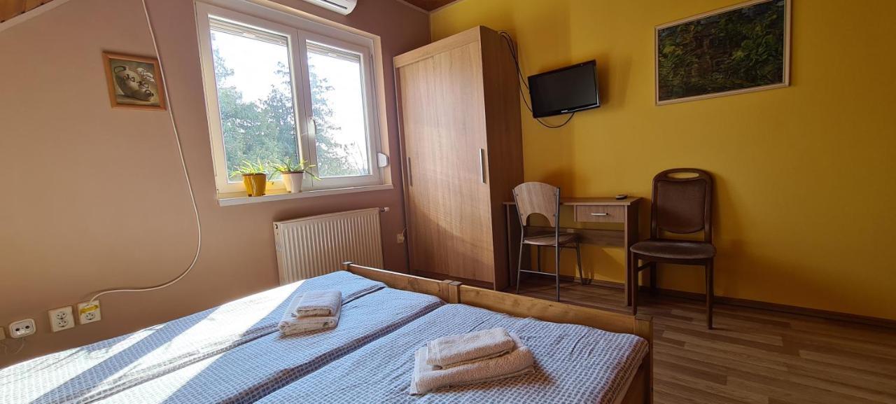 Hajas Familia Kiado Szobak Balatonmáriafürdő 외부 사진