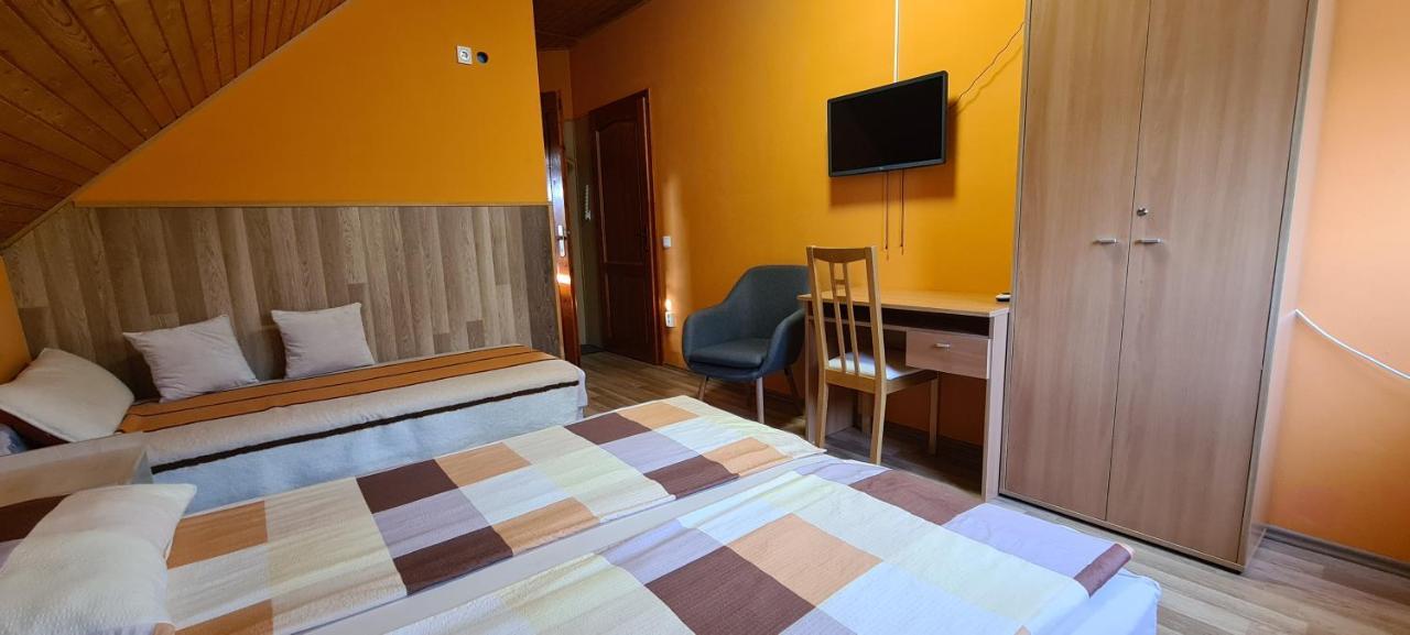 Hajas Familia Kiado Szobak Balatonmáriafürdő 외부 사진