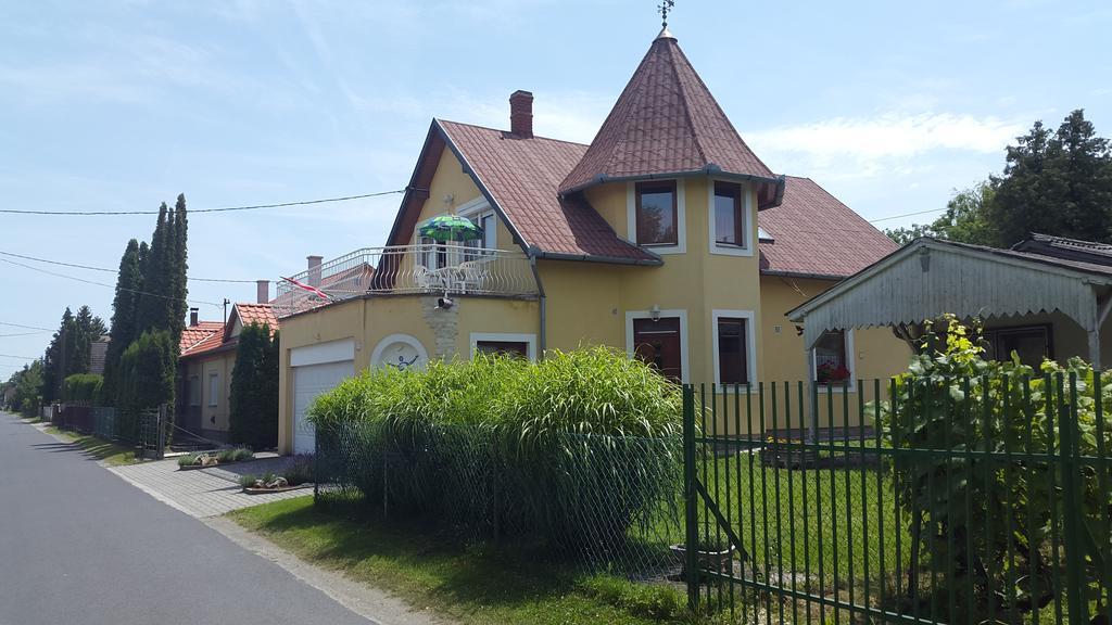 Hajas Familia Kiado Szobak Balatonmáriafürdő 외부 사진